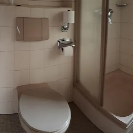 Hotel Garni Ueber Nacht 2*